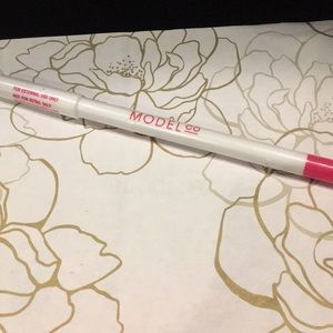 Model Co Illusion Lip Liner
